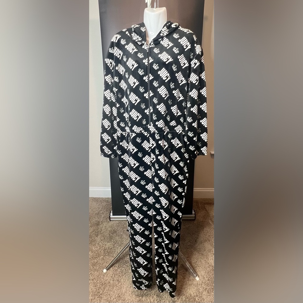 Juicy Couture XL Black/White Logo Velour Zip Up Hooded Jumpsuit